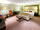 King's Court Hotel - Mini Photo 2