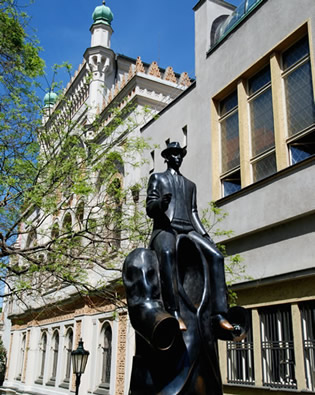 Hallelujah at the Spanish Synagogue in Prague - Photo 11