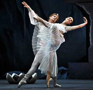 La Bayadere at the Prague State Opera in Prague. Ballet by Ludwig Minkus - Photo 2