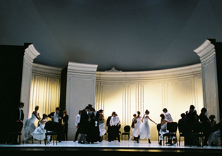 La traviata at the Prague State Opera in Prague. Opera by Giuseppe Verdi - Photo 3