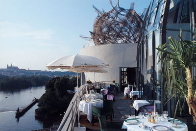 Dancing House3