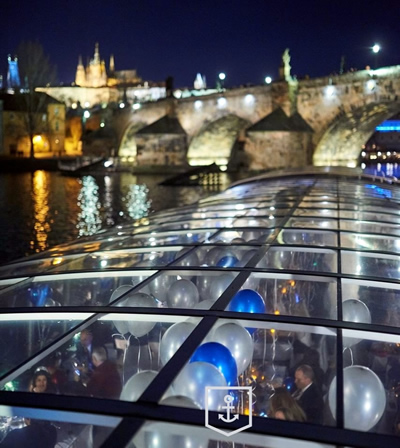 New Year's Eve Dinner Cruise: 17h-20h4