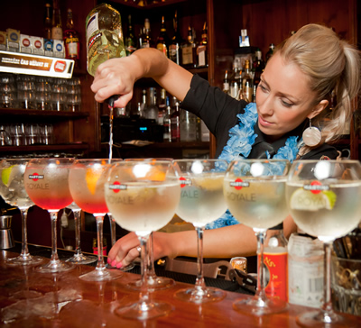 Aloha Bar & Club - Photo 7